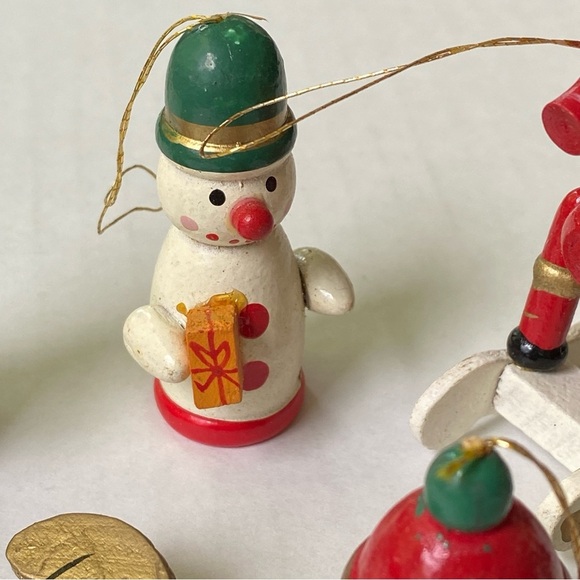 Vintage Wood Ornaments Set of 6 Handpainted Holiday Lot #2 - Picture 7 of 8